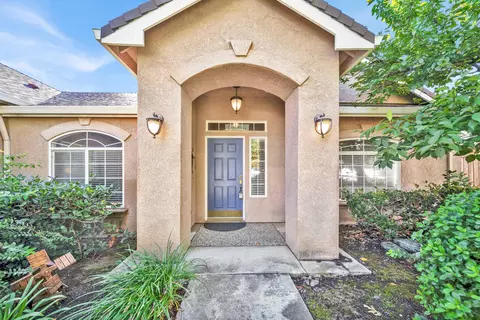 5767 Diamond Ridge Dr, Redding, CA 96003