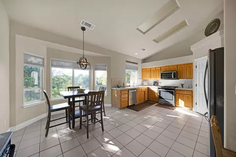 5767 Diamond Ridge Dr, Redding, CA 96003 photo 15