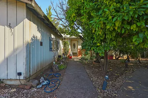 2933 Shasta View Dr, Redding, CA 96002
