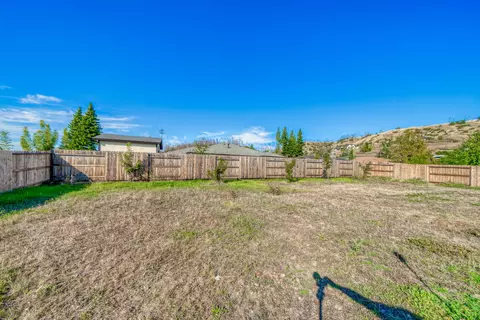 434 Bedrock Ln, Redding, CA 96003