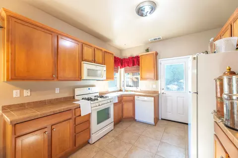 5442 Cedars Rd, Redding, CA 96001 photo 3