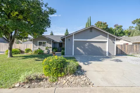 6928 Yvonne Ct, Redding, CA 96001