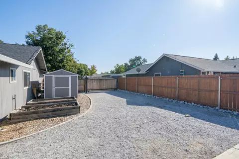 6928 Yvonne Ct, Redding, CA 96001 photo 36
