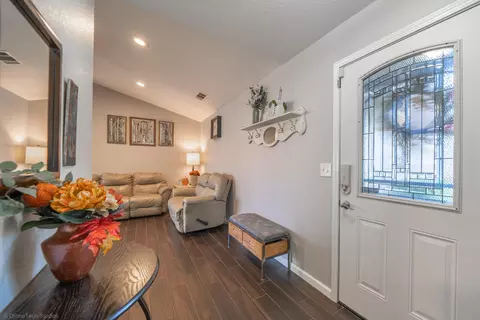 6928 Yvonne Ct, Redding, CA 96001 photo 7