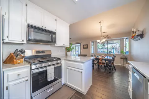6928 Yvonne Ct, Redding, CA 96001 photo 16