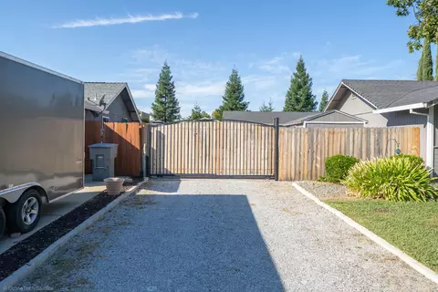 6928 Yvonne Ct, Redding, CA 96001 photo 35