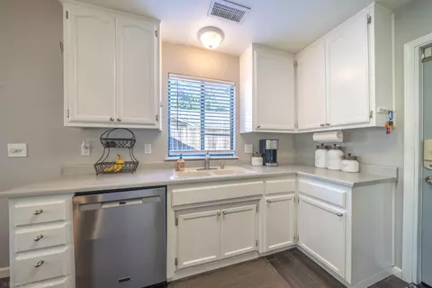 6928 Yvonne Ct, Redding, CA 96001 photo 17