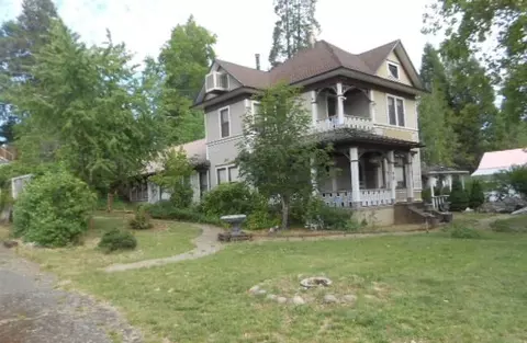 90 Taylor St, Weaverville, CA 96093
