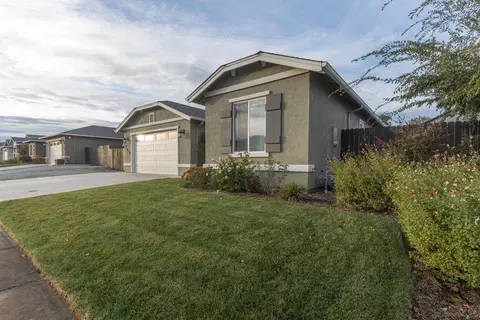 19618 Carnegie Dr, Redding, CA 96003 photo 2