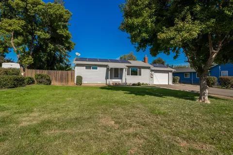 510 Roundup Ave, Red Bluff, CA 96080