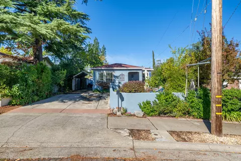 2058 Sonoma St, Redding, CA 96001 photo 3