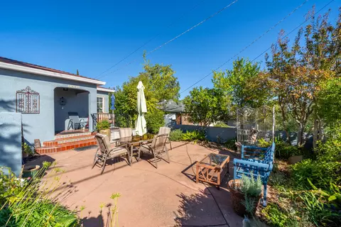 2058 Sonoma St, Redding, CA 96001 photo 4