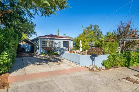 2058 Sonoma St, Redding, CA 96001