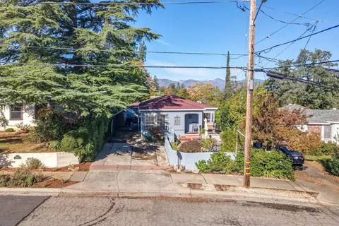 2058 Sonoma St, Redding, CA 96001 photo 2