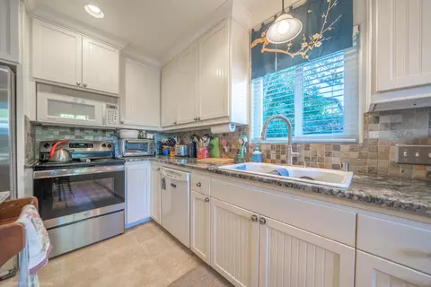 2058 Sonoma St, Redding, CA 96001 photo 18