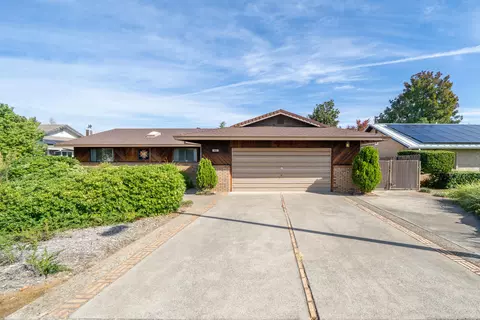 485 Teakwood Dr, Redding, CA 96003 photo 3