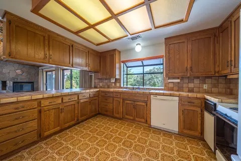 485 Teakwood Dr, Redding, CA 96003 photo 13