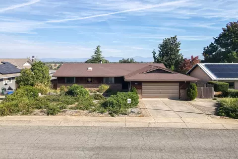 485 Teakwood Dr, Redding, CA 96003