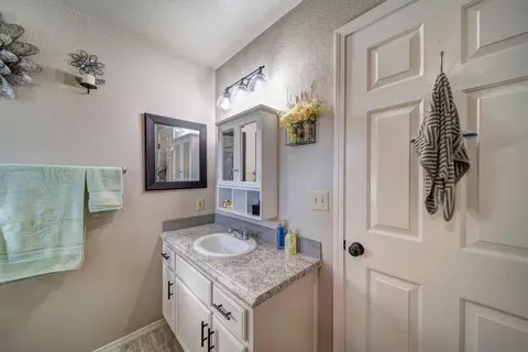6937 Yvonne Ct, Redding, CA 96001 photo 29