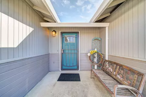 6937 Yvonne Ct, Redding, CA 96001 photo 2
