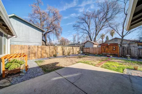 6937 Yvonne Ct, Redding, CA 96001 photo 31