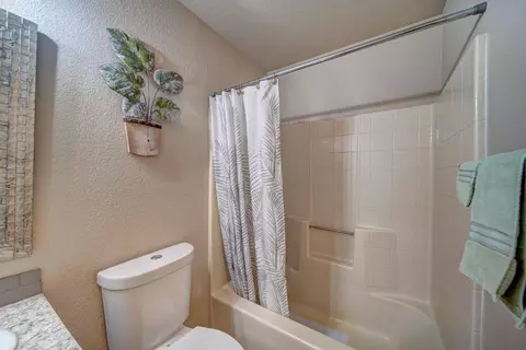 6937 Yvonne Ct, Redding, CA 96001 photo 18