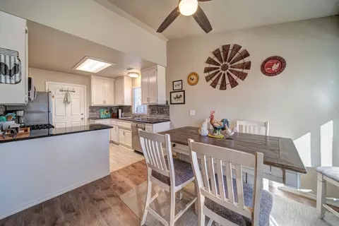 6937 Yvonne Ct, Redding, CA 96001 photo 9