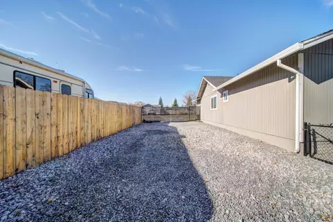 6937 Yvonne Ct, Redding, CA 96001 photo 40