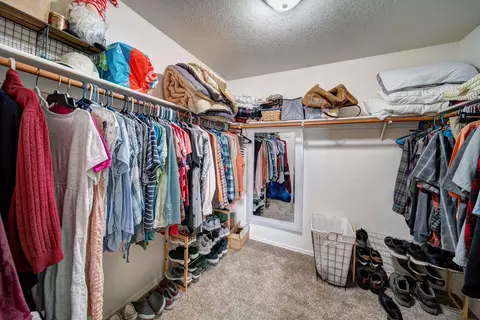 6937 Yvonne Ct, Redding, CA 96001 photo 30