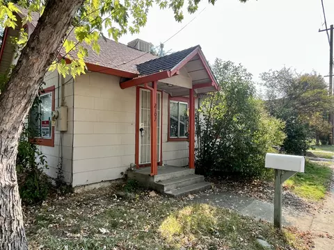 2107 Grape Ave, Redding, CA 96001 photo 2