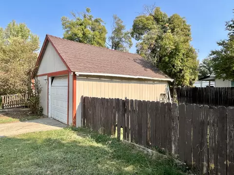 2107 Grape Ave, Redding, CA 96001 photo 17