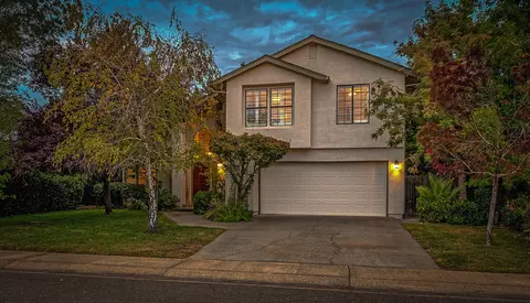 571 Armando Ave, Redding, CA 96003