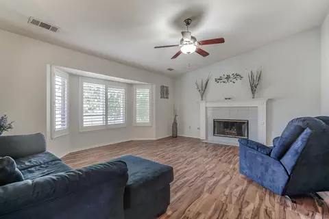 6679 Waterford Dr, Redding, CA 96001 photo 2