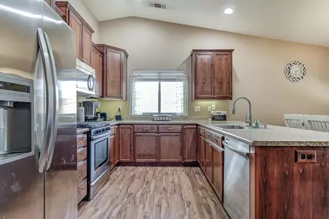 6679 Waterford Dr, Redding, CA 96001 photo 6