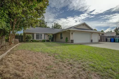 6679 Waterford Dr, Redding, CA 96001