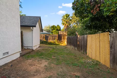 1245 Olive Ave, Redding, CA 96001 photo 22