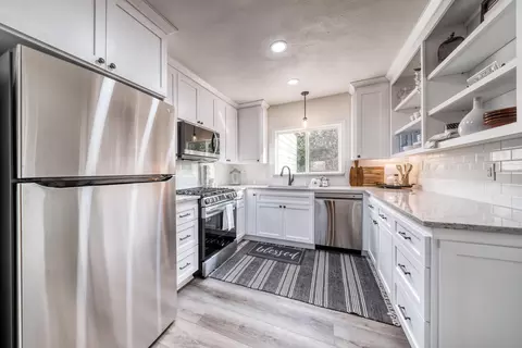 2415 Gold St, Redding, CA 96001 photo 5