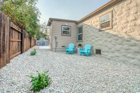 2415 Gold St, Redding, CA 96001 photo 14
