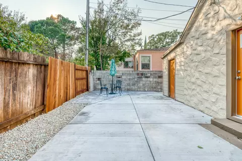 2415 Gold St, Redding, CA 96001 photo 15