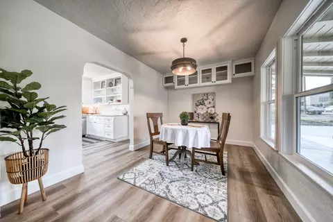 2415 Gold St, Redding, CA 96001 photo 3