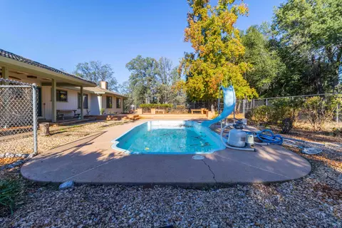 Exterior - 19402 Covey Rd, Redding, CA 96003 photo 9 of 15
