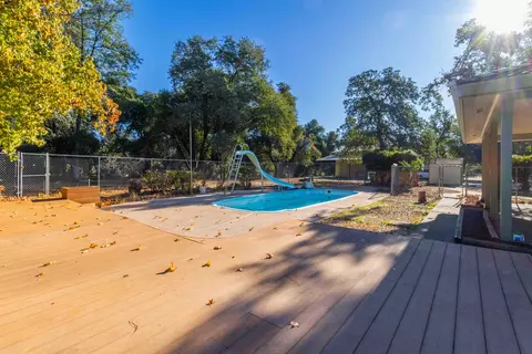 Exterior - 19402 Covey Rd, Redding, CA 96003 photo 3 of 15