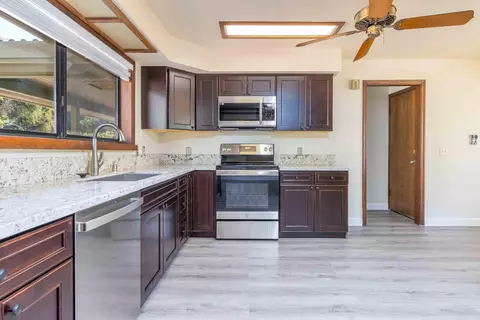 Kitchen - 19402 Covey Rd, Redding, CA 96003 photo 1 of 2