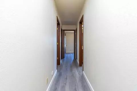 Entry Way - 19402 Covey Rd, Redding, CA 96003 photo 5 of 6