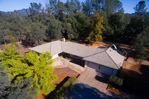 View/Area - 19402 Covey Rd, Redding, CA 96003 photo 3 of 11