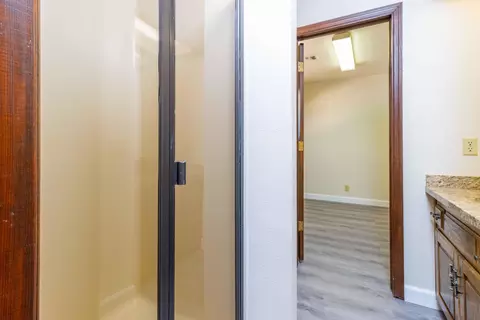 Entry Way - 19402 Covey Rd, Redding, CA 96003 photo 4 of 6