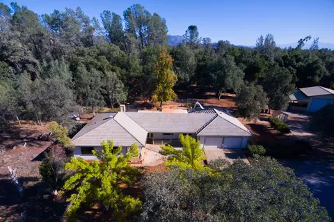 View/Area - 19402 Covey Rd, Redding, CA 96003 photo 4 of 11