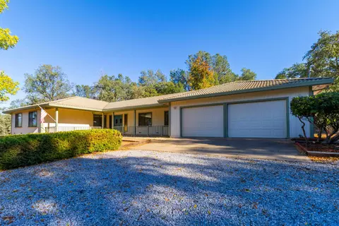 19402 Covey Rd, Redding, CA 96003