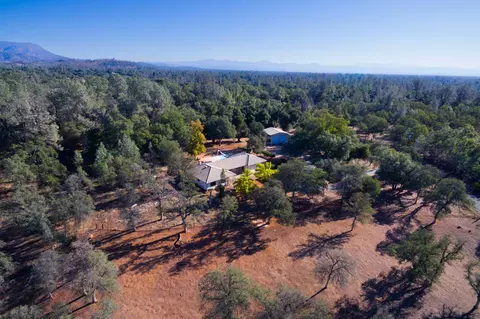 View/Area - 19402 Covey Rd, Redding, CA 96003 photo 6 of 11