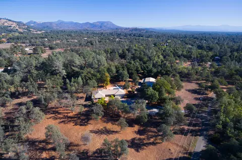 View/Area - 19402 Covey Rd, Redding, CA 96003 photo 7 of 11